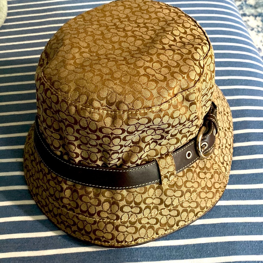 coach bucket hat size M/L